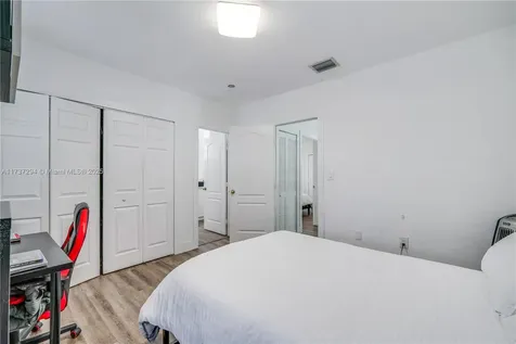15422 SW 41st Terrace Miami FL 33185