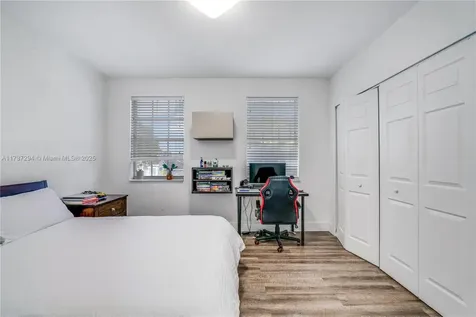 15422 SW 41st Terrace Miami FL 33185