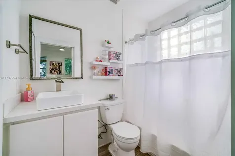 15422 SW 41st Terrace Miami FL 33185