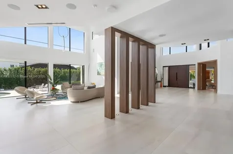 607 Palm Drive Hallandale Beach FL 33009