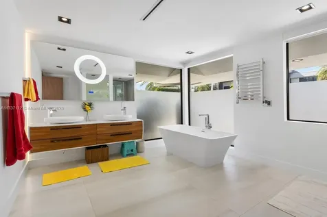 607 Palm Drive Hallandale Beach FL 33009