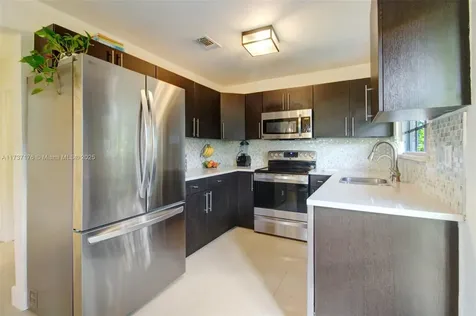 4456 SW 10th Street Miami FL 33134