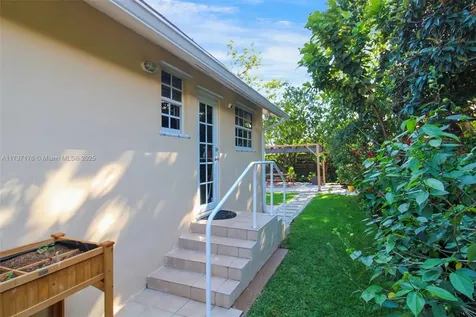 4456 SW 10th Street Miami FL 33134