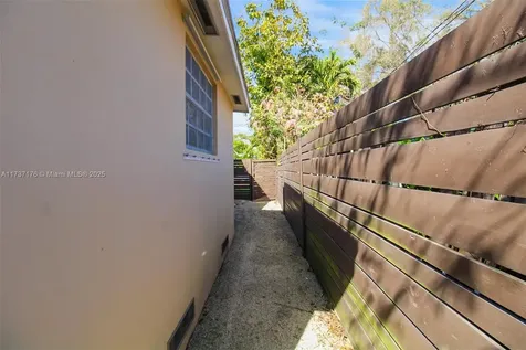 4456 SW 10th Street Miami FL 33134