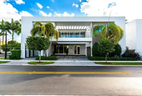 10220 NW 74th Terrace Doral FL 33178
