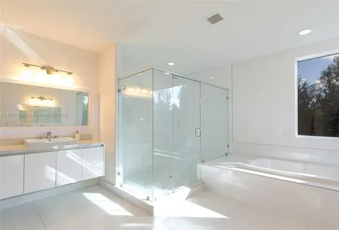 10220 NW 74th Terrace Doral FL 33178
