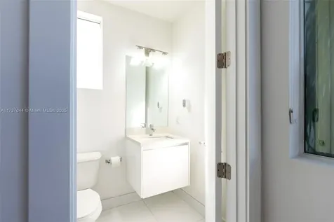 10220 NW 74th Terrace Doral FL 33178
