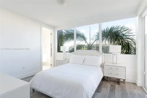 10220 NW 74th Terrace Doral FL 33178