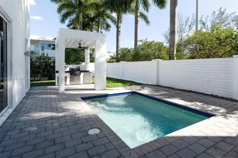 10220 NW 74th Terrace Doral FL 33178