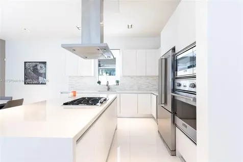 10220 NW 74th Terrace Doral FL 33178