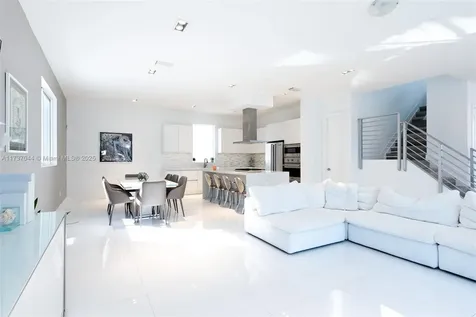10220 NW 74th Terrace Doral FL 33178