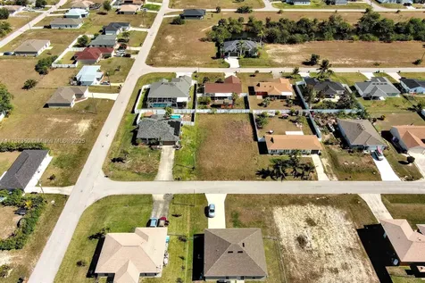 2013 NE 18th Avenue Cape Coral FL 33909