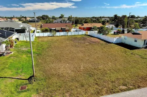 2013 NE 18th Avenue Cape Coral FL 33909