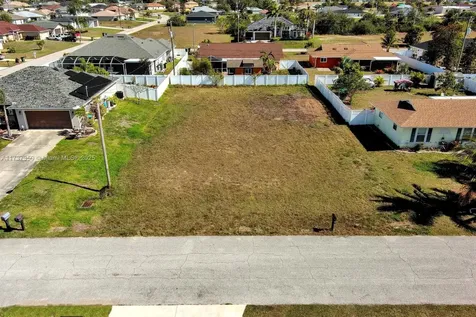 2013 NE 18th Avenue Cape Coral FL 33909