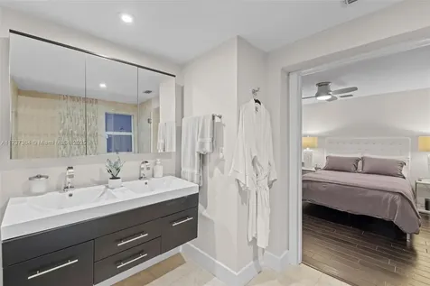 3175 Sheridan Avenue Miami Beach FL 33140