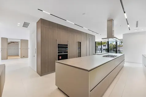 960 Mariner Drive Key Biscayne FL 33149