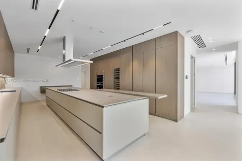 960 Mariner Drive Key Biscayne FL 33149