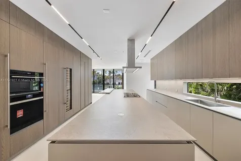 960 Mariner Drive Key Biscayne FL 33149