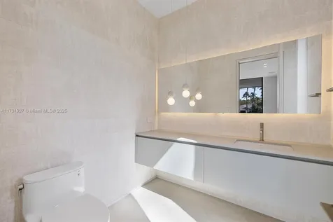 960 Mariner Drive Key Biscayne FL 33149