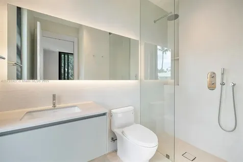 960 Mariner Drive Key Biscayne FL 33149