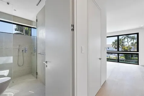 960 Mariner Drive Key Biscayne FL 33149