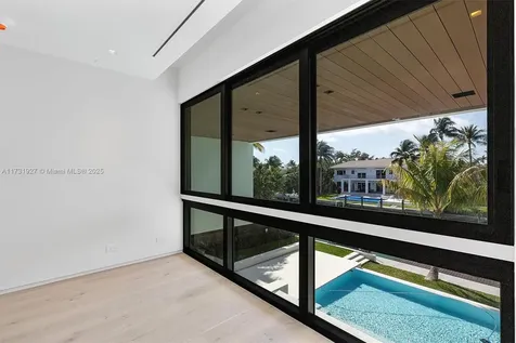 960 Mariner Drive Key Biscayne FL 33149
