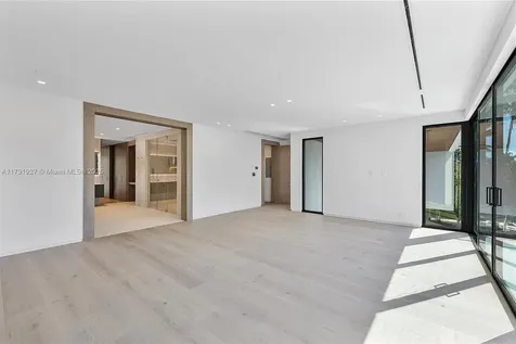 960 Mariner Drive Key Biscayne FL 33149