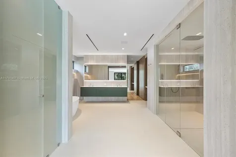 960 Mariner Drive Key Biscayne FL 33149