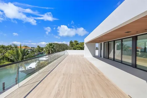 960 Mariner Drive Key Biscayne FL 33149