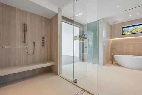 960 Mariner Drive Key Biscayne FL 33149