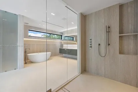 960 Mariner Drive Key Biscayne FL 33149