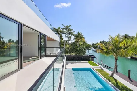 960 Mariner Drive Key Biscayne FL 33149