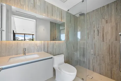 960 Mariner Drive Key Biscayne FL 33149