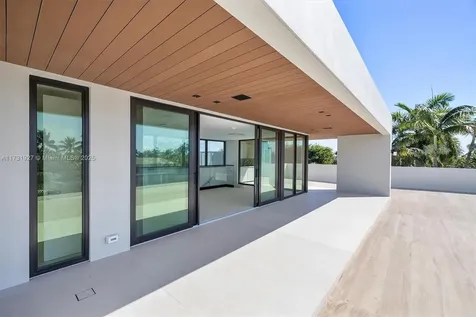 960 Mariner Drive Key Biscayne FL 33149