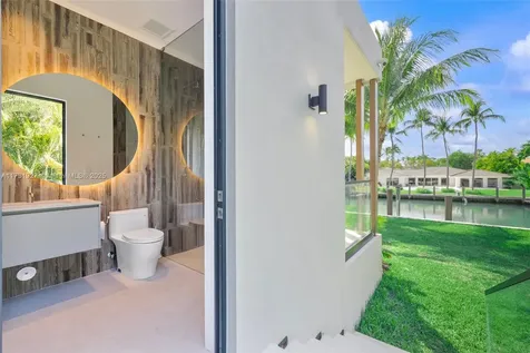 960 Mariner Drive Key Biscayne FL 33149