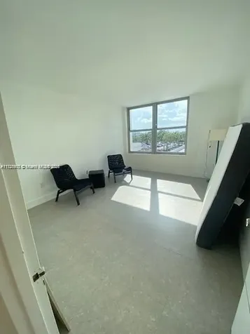 2899 Collins Avenue Miami Beach FL 33140