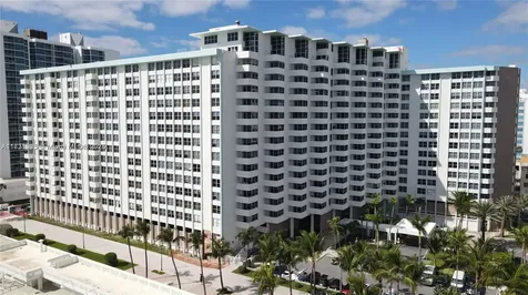 2899 Collins Avenue Miami Beach FL 33140