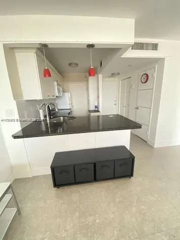 2899 Collins Avenue Miami Beach FL 33140