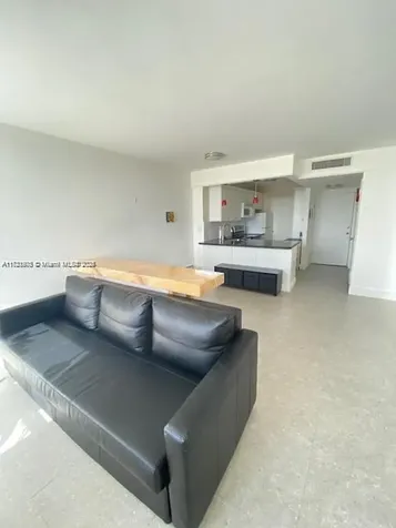 2899 Collins Avenue Miami Beach FL 33140