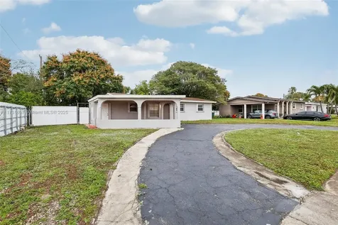 3851 NW 172nd Terrace Miami Gardens FL 33055