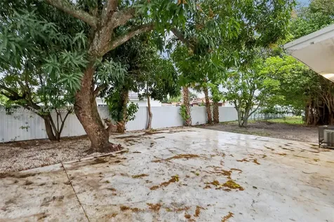 3851 NW 172nd Terrace Miami Gardens FL 33055