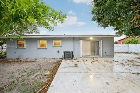 3851 NW 172nd Terrace Miami Gardens FL 33055