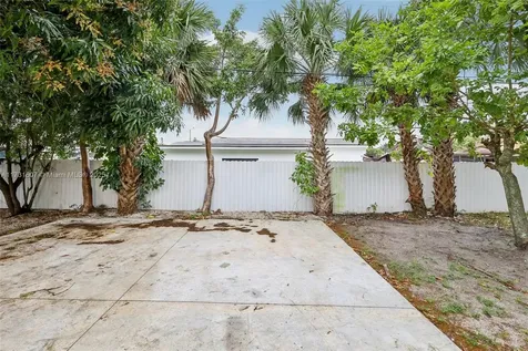 3851 NW 172nd Terrace Miami Gardens FL 33055