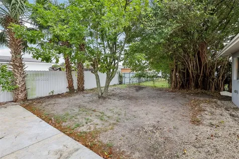 3851 NW 172nd Terrace Miami Gardens FL 33055