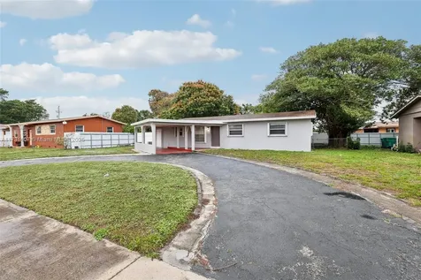 3851 NW 172nd Terrace Miami Gardens FL 33055