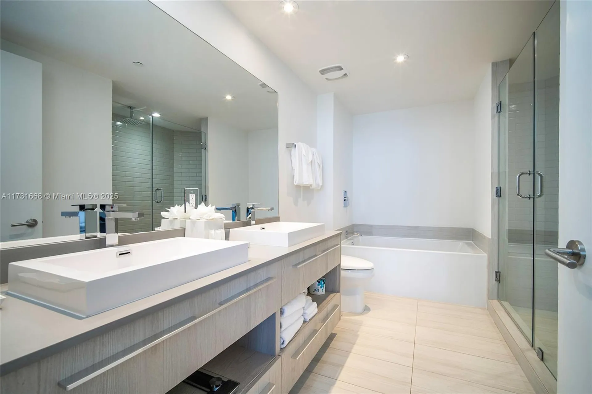 4010 S Ocean Drive Hollywood FL 33019