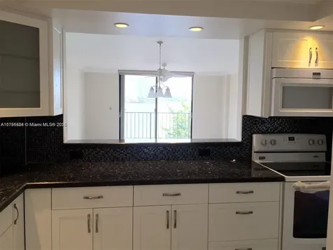 17878 N Bay Road Sunny Isles Beach FL 33160