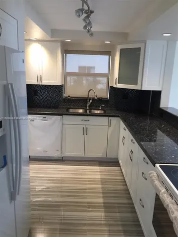 17878 N Bay Road Sunny Isles Beach FL 33160