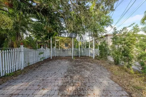 2827 SW 2nd Street Miami FL 33135