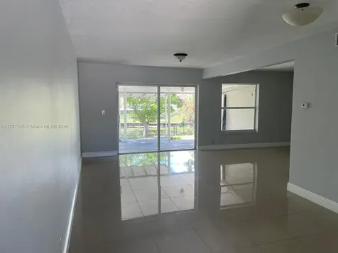 253 Sunshine Drive Coconut Creek FL 33066